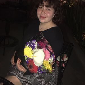 Meet your Posher, Lara